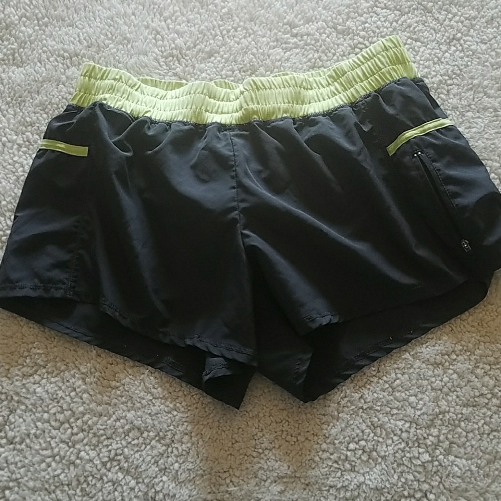 Xersion medium shorts